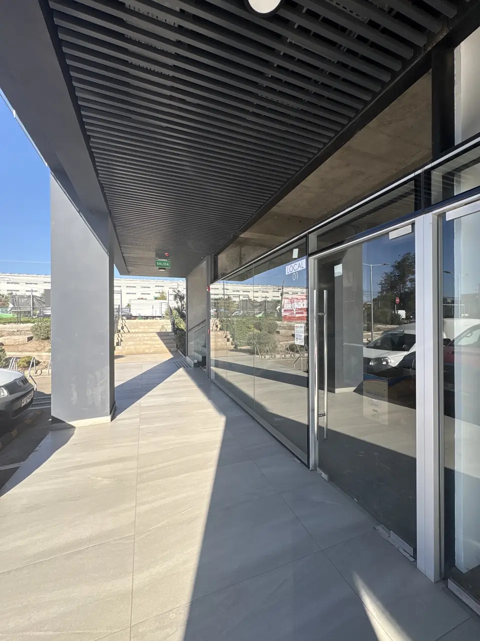 Local 1 · 86 m² · Primer Piso · Trifásica