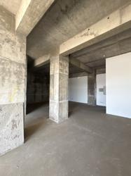 Local 1 · 86 m² · Primer Piso · Trifásica