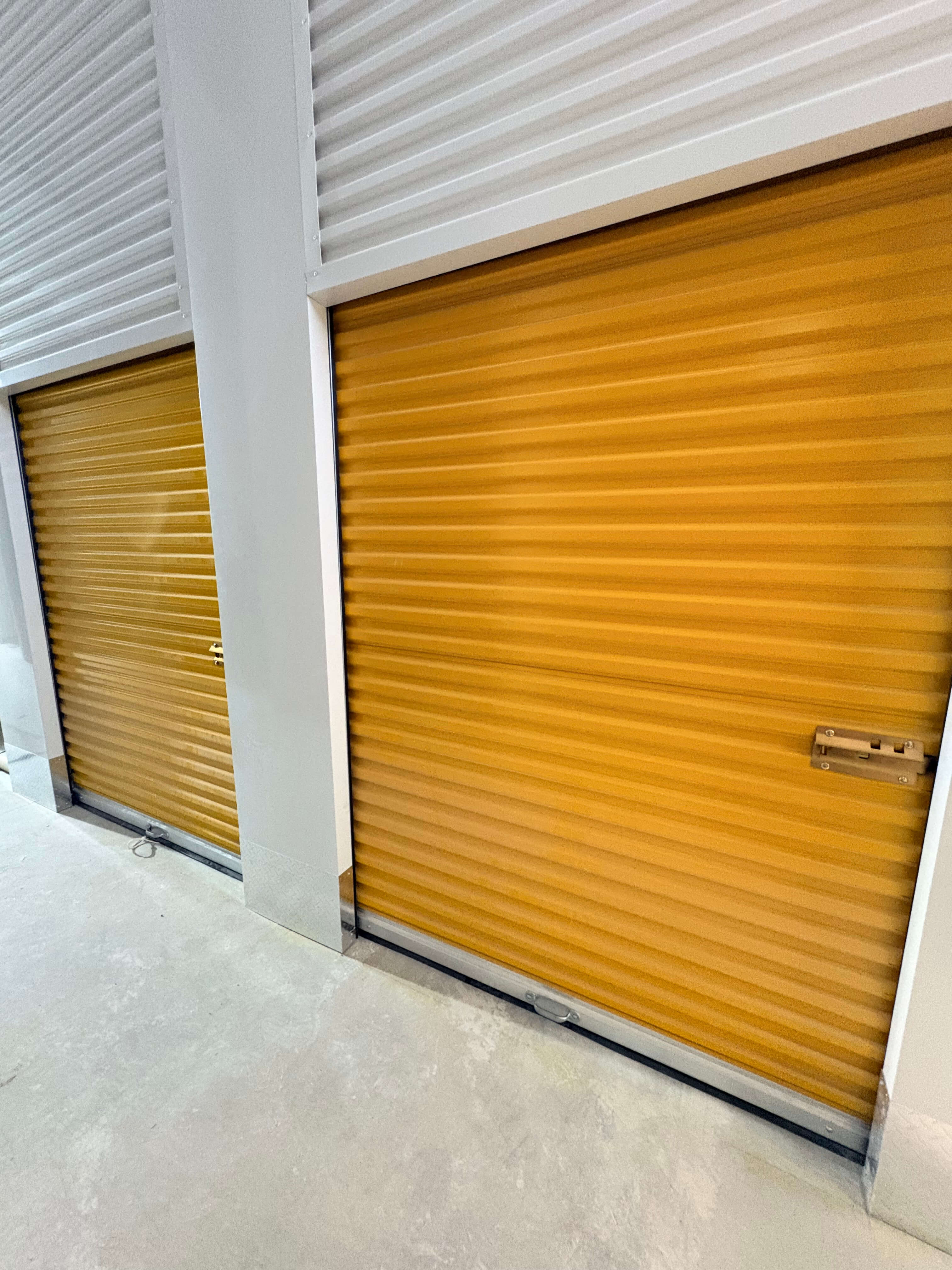 Bodegas desde 5 m² · Portal Arenas · Con Montacargas